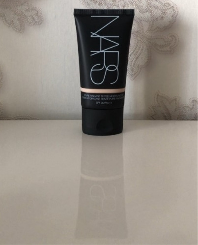 Nars Pure Radiant Tinted Moisturizer SPF 30