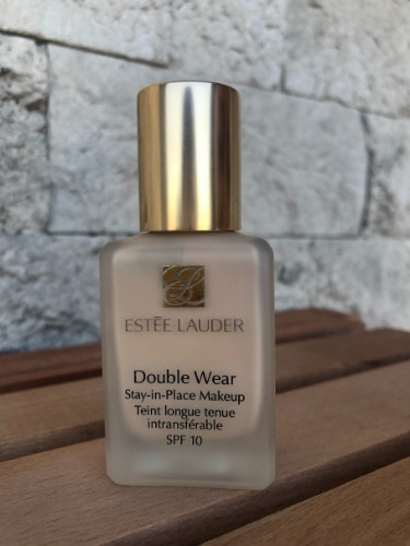Estee Lauder Double Wear Stay-in-Place Foundation - Best Foundations For 30s