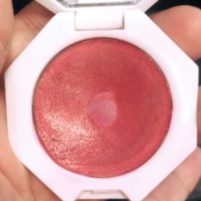 Fenty Beauty Cheeks Out Freestyle Cream Blush