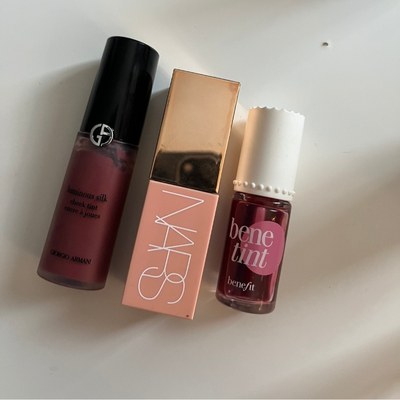 Blush options suitable for makeup on dry skin