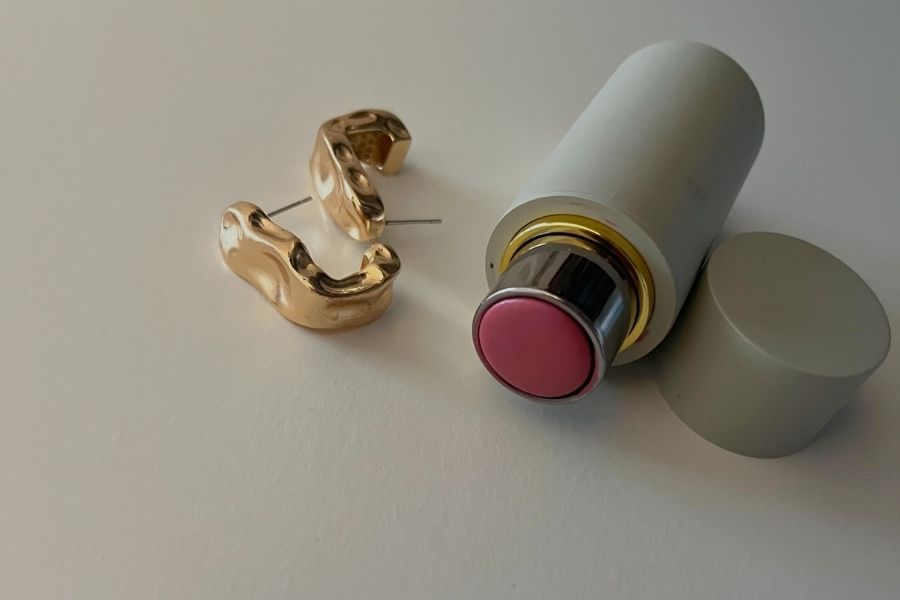 Best Makeup Products for Women in Their 40s